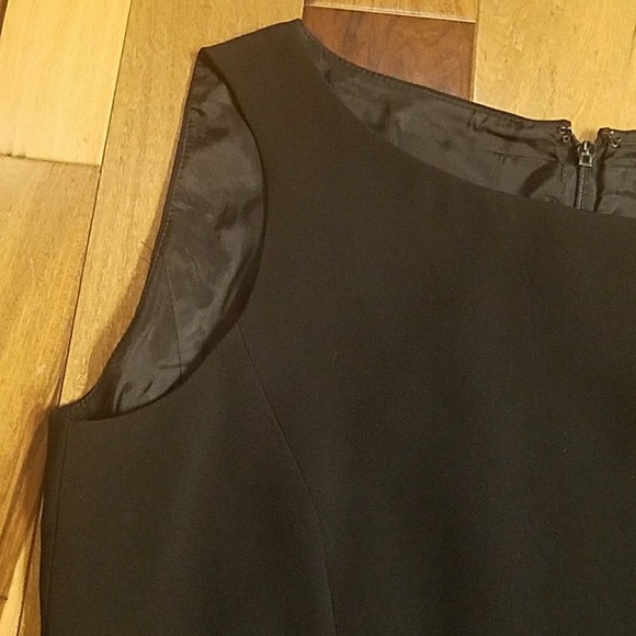 🌟Black Tahari Sleeveless Dress - Picture 3 of 4